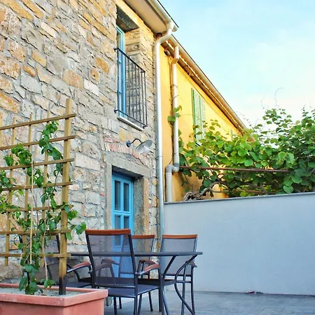 Pr' Marici Apartment *